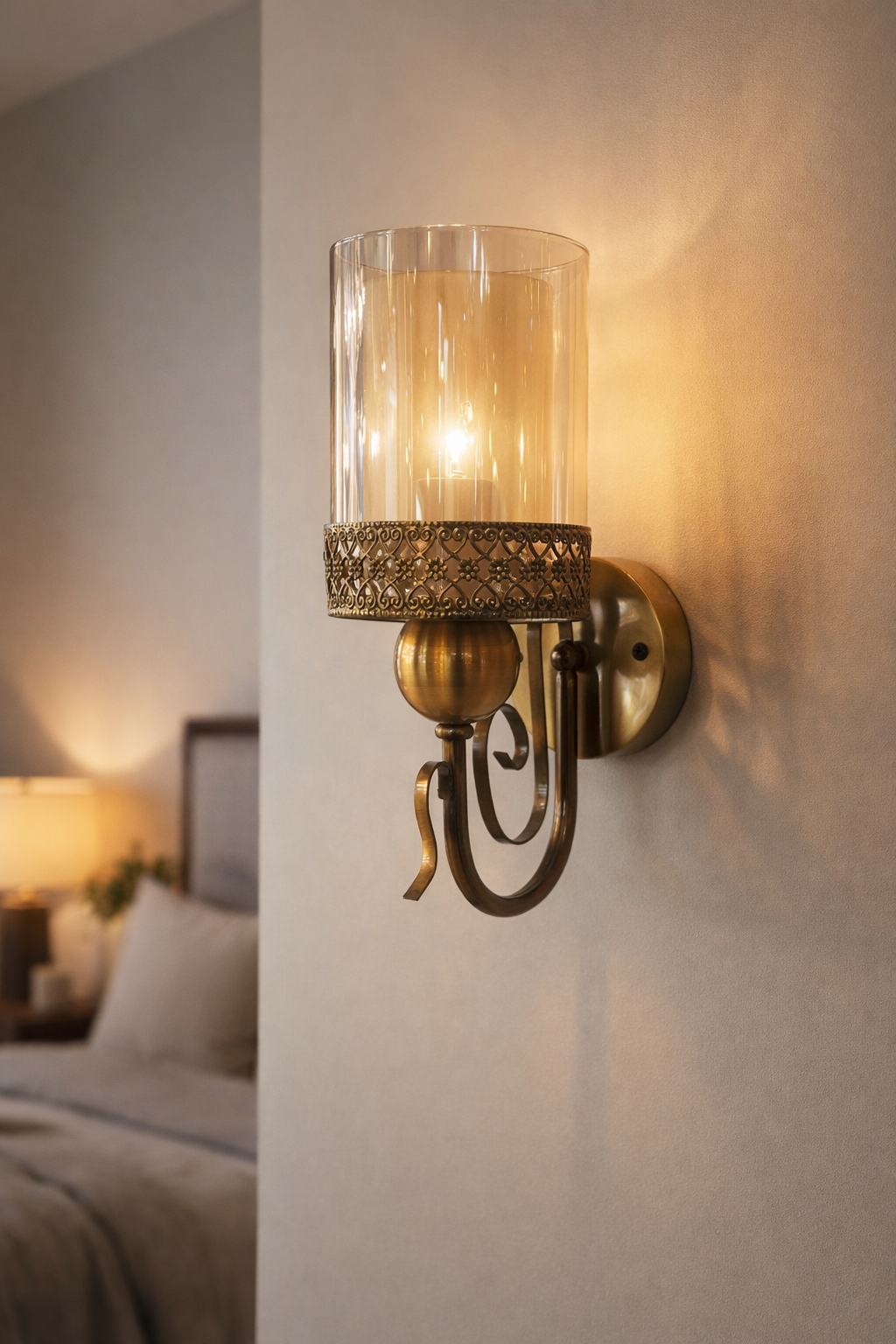 Classic Antique Brass Wall Light with Replaceable Clear Glass